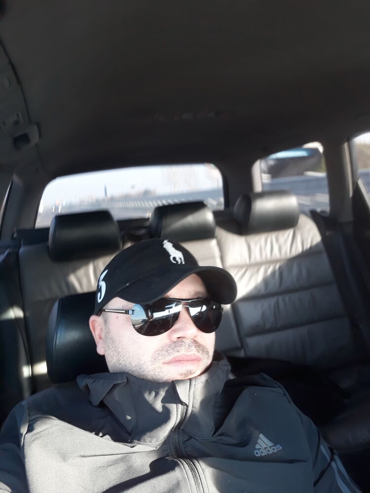  54298766  Viktor, 39 ,    