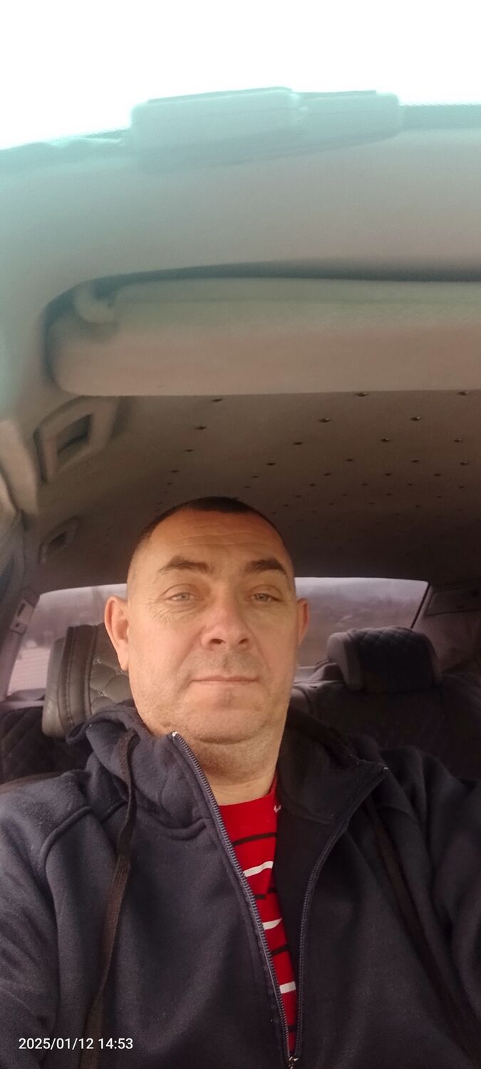  48900666  Maks, 42 ,    