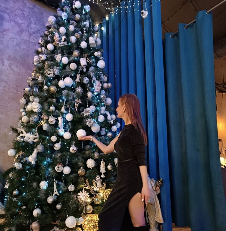  54373506  Diana, 44 ,    