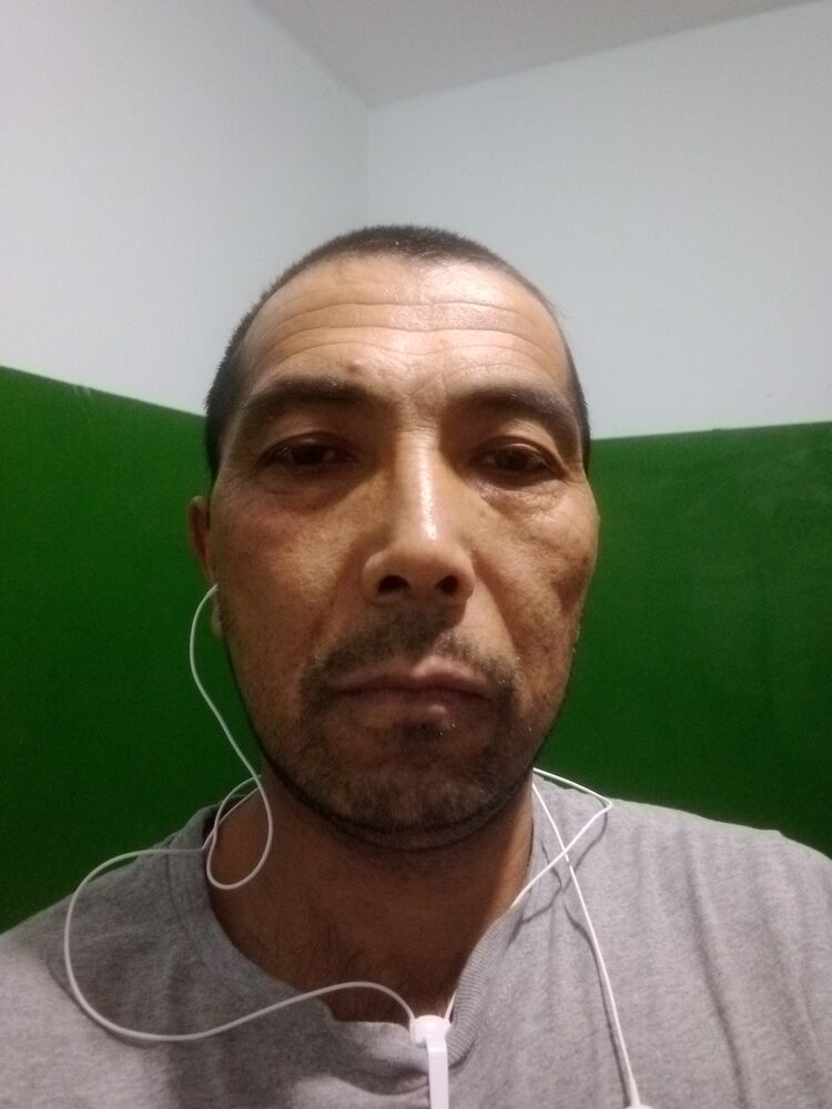  45998886  Salohiddin, 47 ,    
