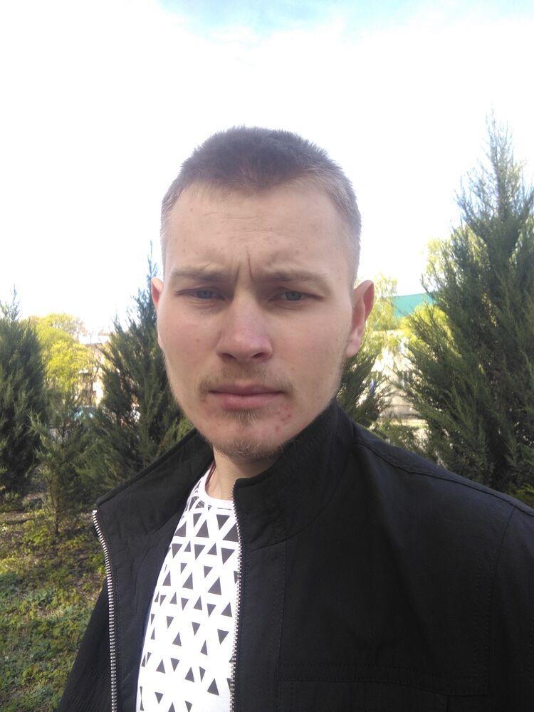  25015716  Leekmond, 31 ,    