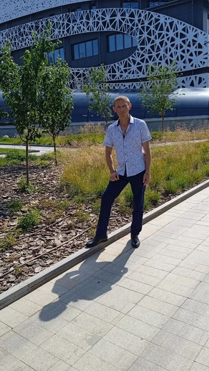  44884026  Denis, 41 ,    