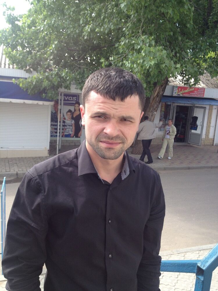 4374276  Ruslan, 41 ,    