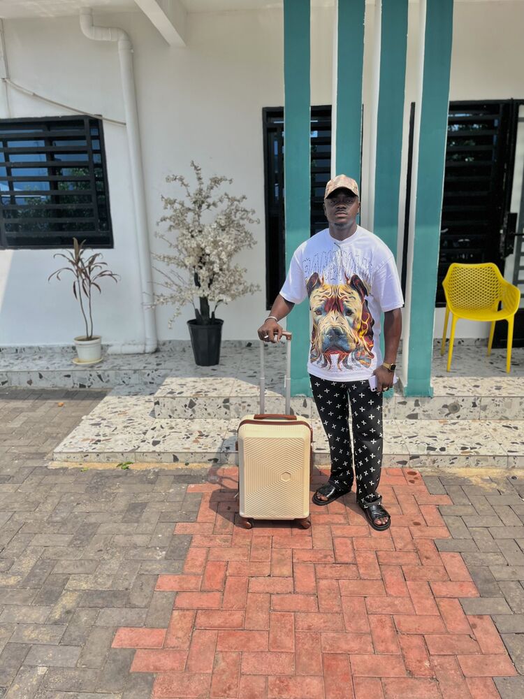  54528366  Christobal, 27 ,    