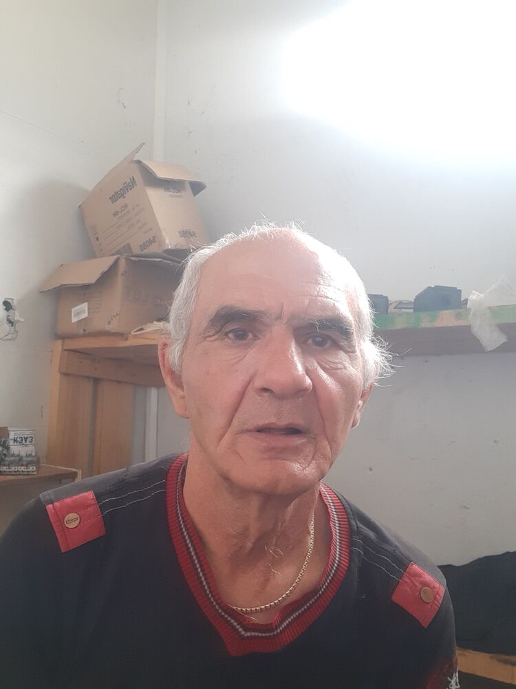  23607956  , 70 ,    