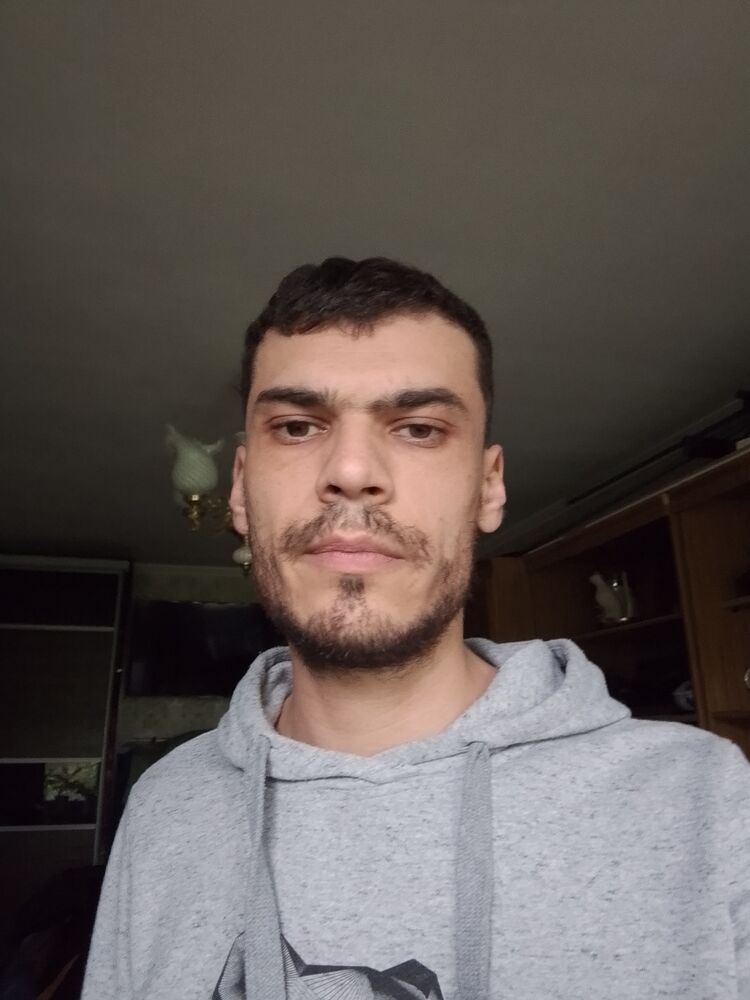  ,   Robert, 28 ,   