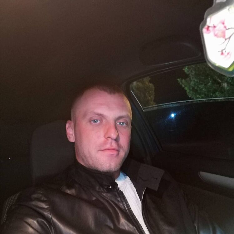  30636556  Stas, 36 ,    