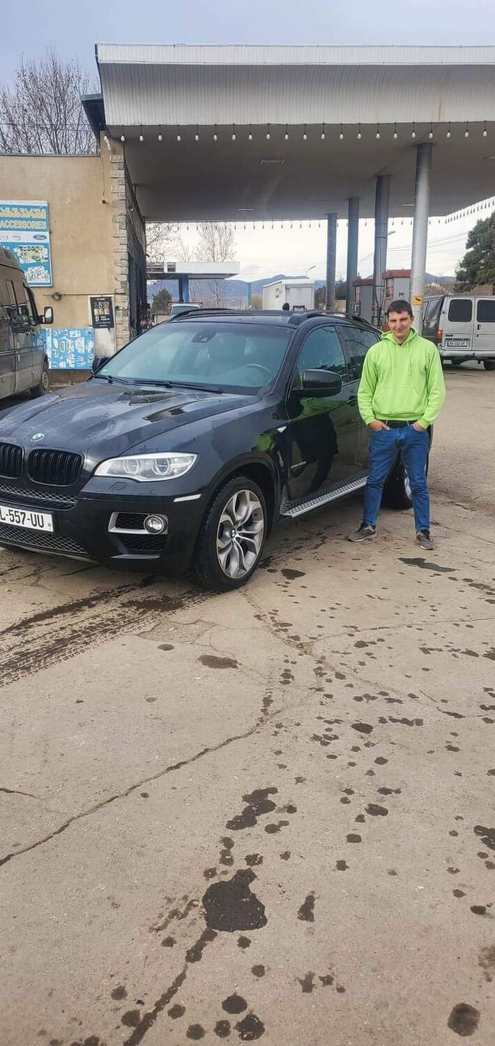  ,   Goga, 30 ,   ,   