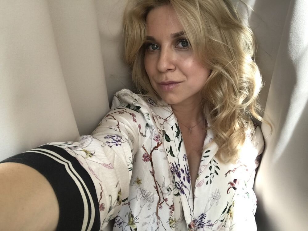  16730326  Elizaveta, 35 ,    Praha