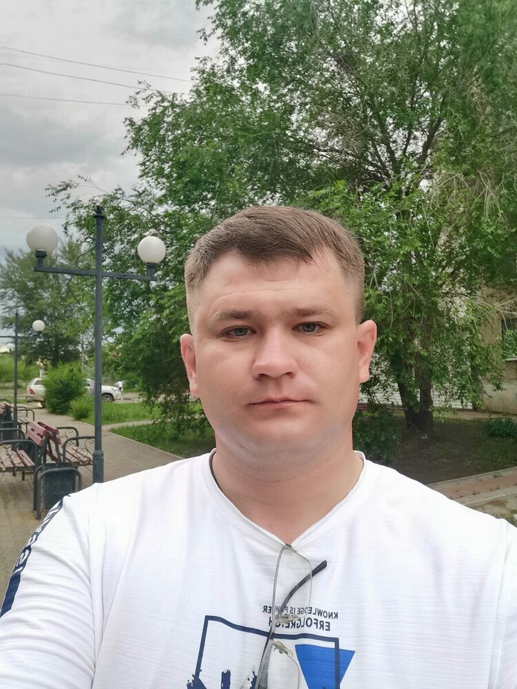  20198036  Vladimir, 32 ,    
