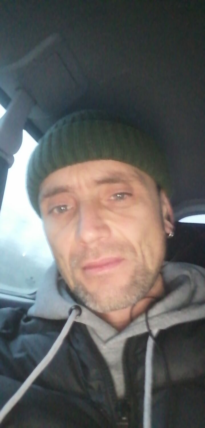  40938226  Alex, 48 ,    
