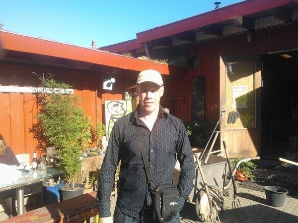  ,   ALEKSANDER, 48 ,   