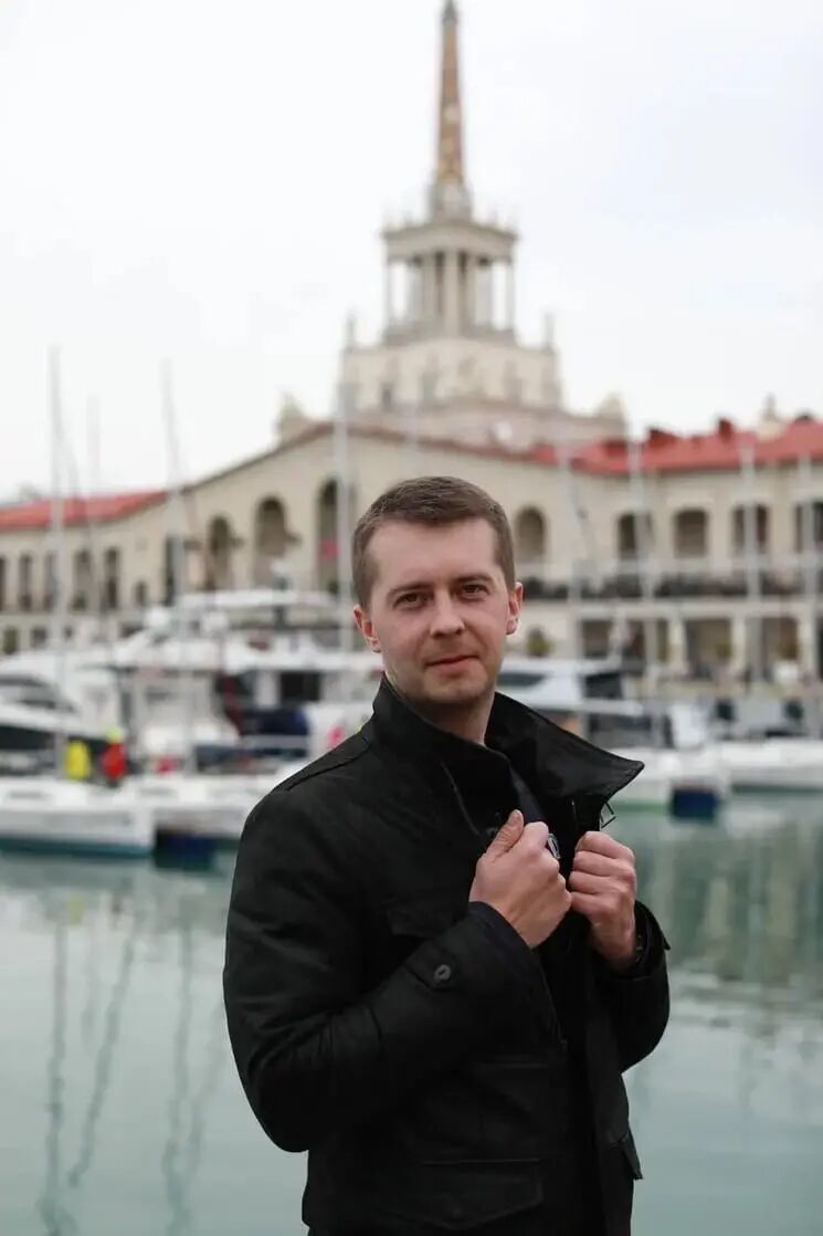  31258876  Maks, 35 ,    