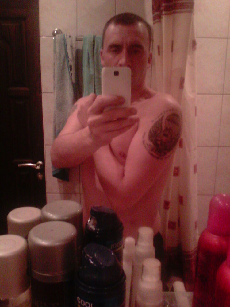  4414376  Dima, 44 ,    
