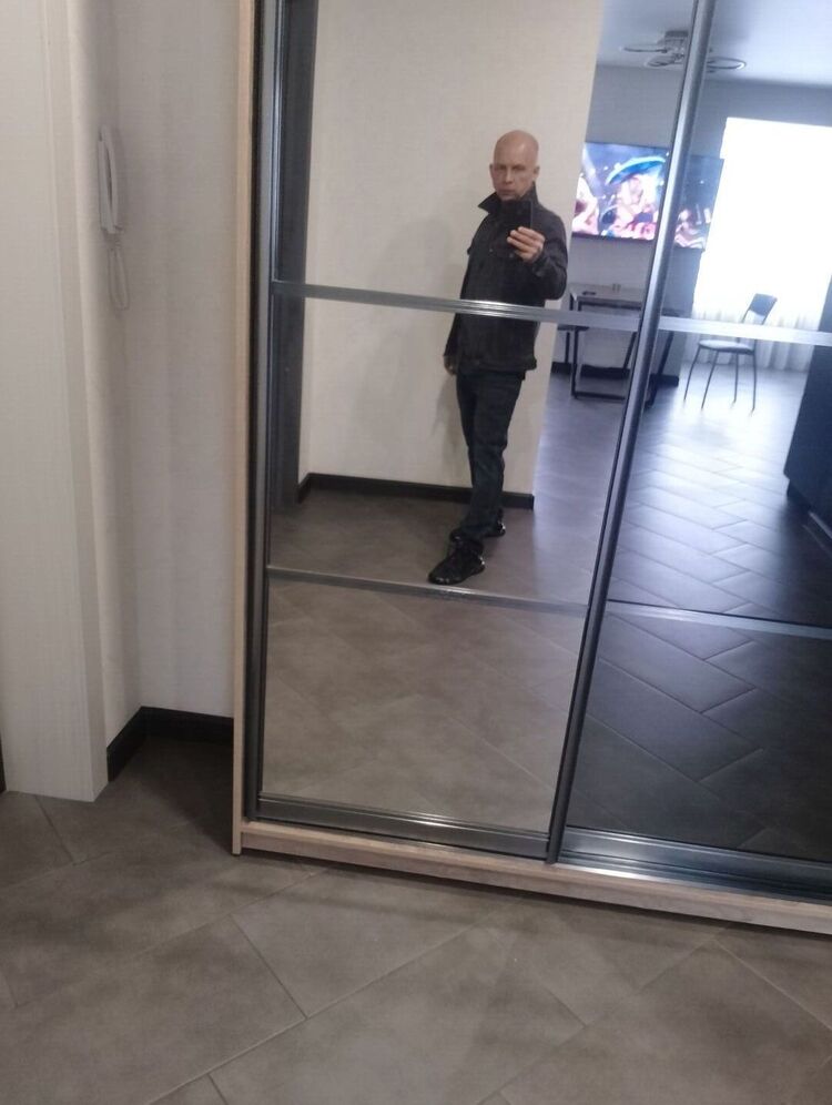  ,   Sergej, 44 ,   c 