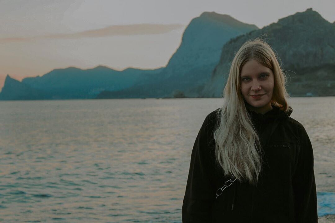  ,   Victoria, 28 ,  