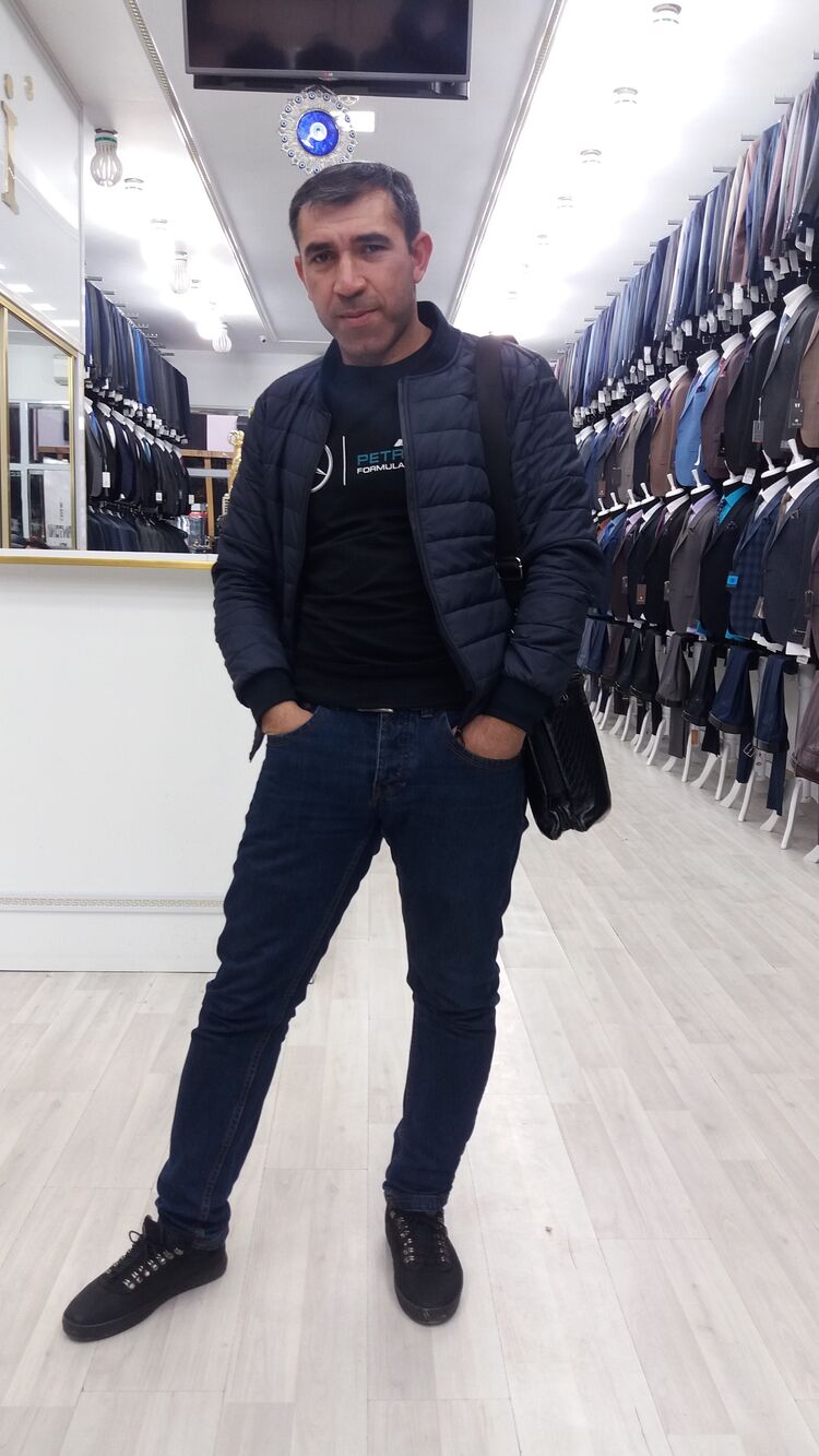  28520956  Ravan, 40 ,    