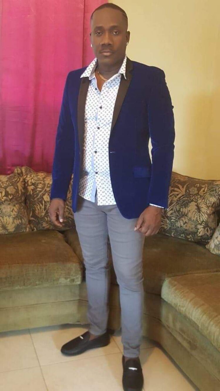  La Vega,   Herby, 25 ,   ,   