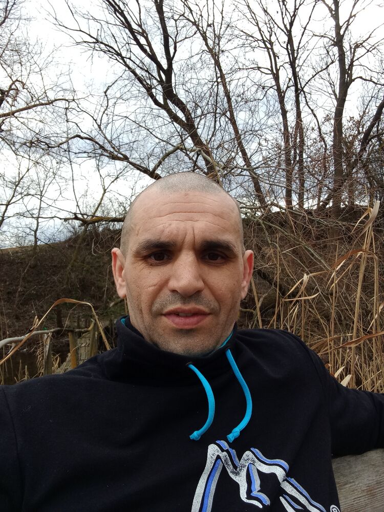  54423656  Vova, 44 ,    