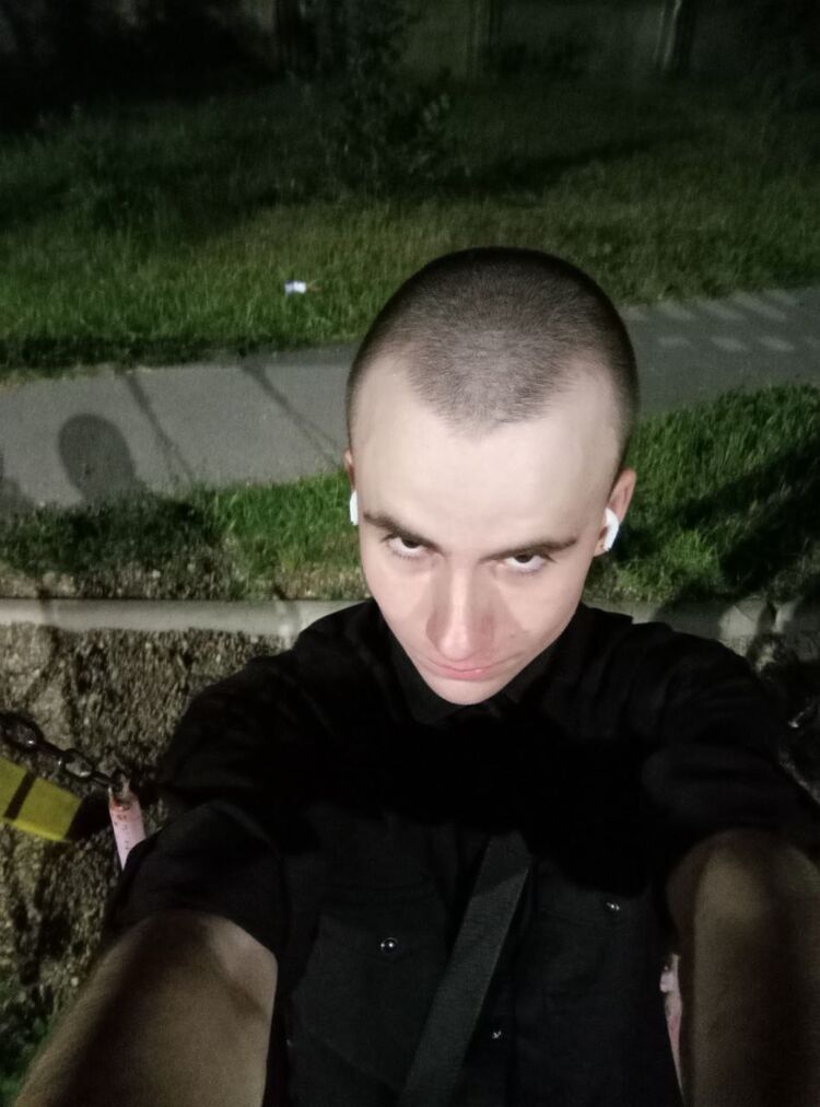  ,   Vladislav, 21 ,   ,   