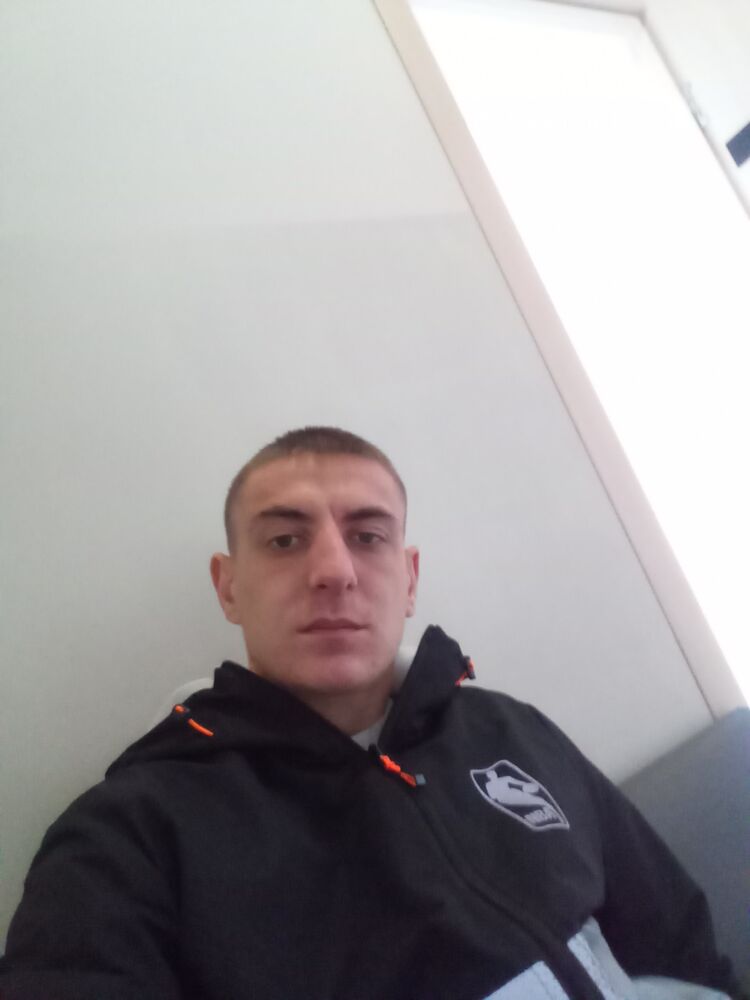  ,   Ihor, 24 ,   ,   