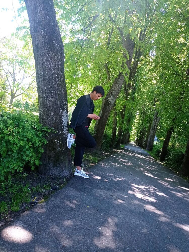  27087326  Adil, 25 ,    