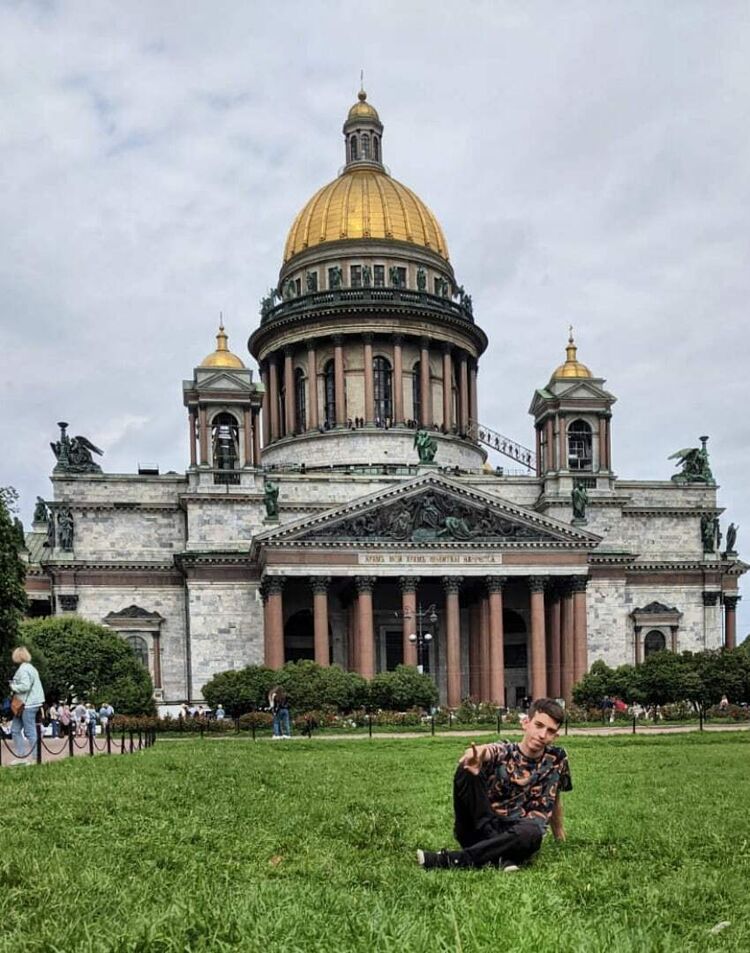  ,   Viktor, 24 ,   ,   