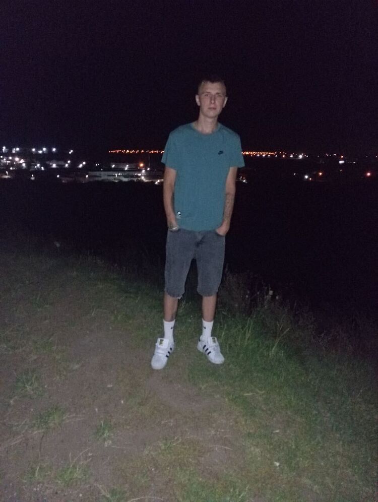  46697896  , 20 ,    