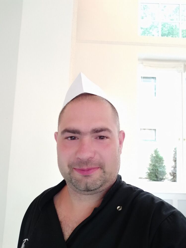  21780046  Andreii, 38 ,    