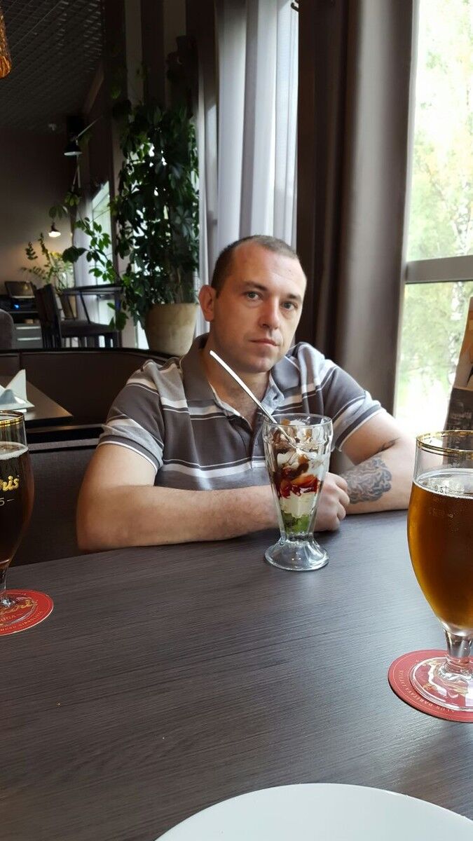  8245946  Aleksandr, 42 ,    