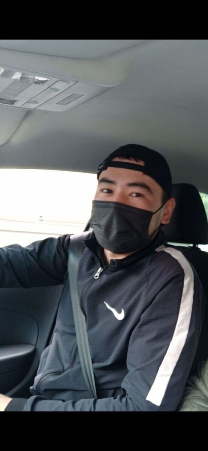  53681036  Maks, 29 ,    