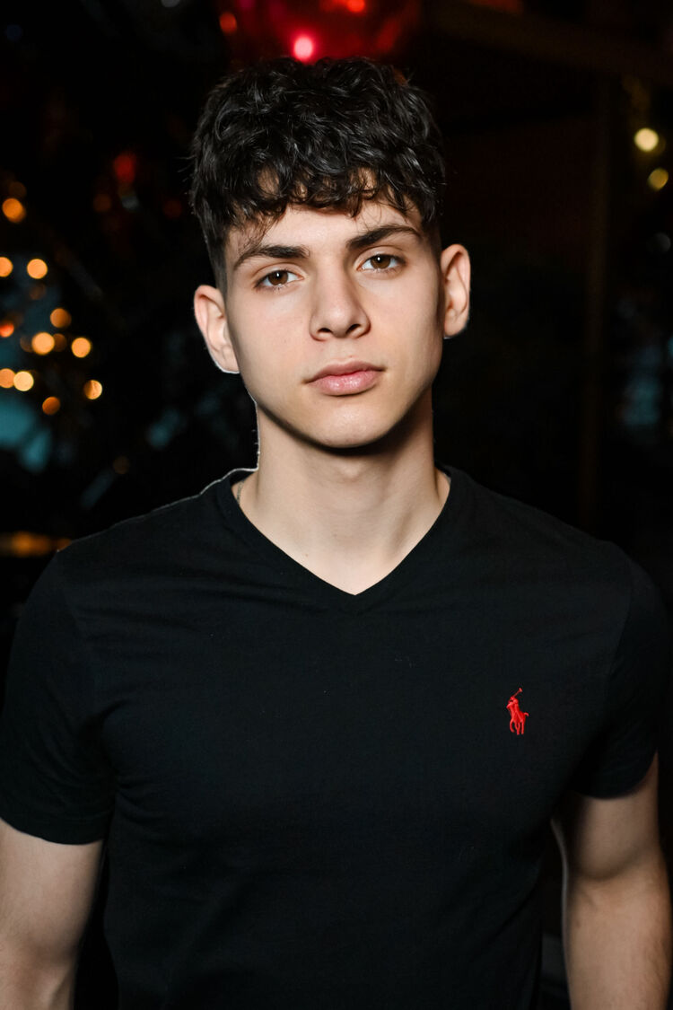  --,   , 22 ,   ,   