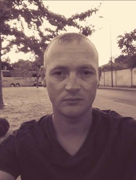  16640086  Dmitriy, 35 ,    