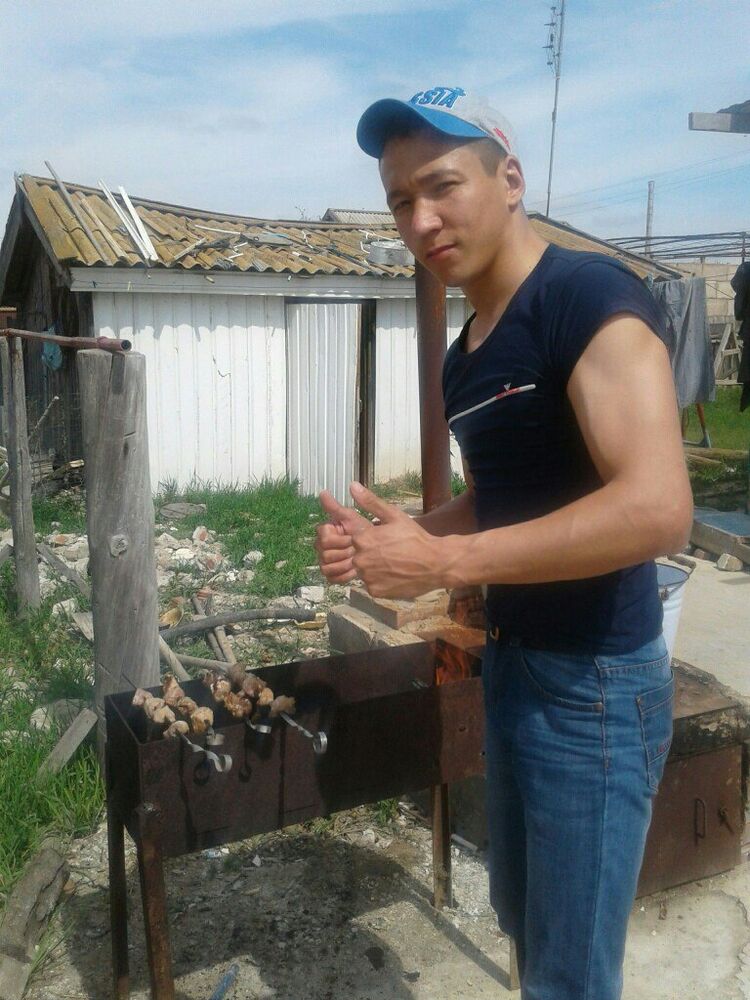  42793276  , 32 ,    