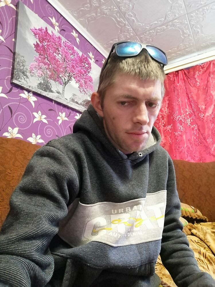 42900086  Alex, 31 ,    
