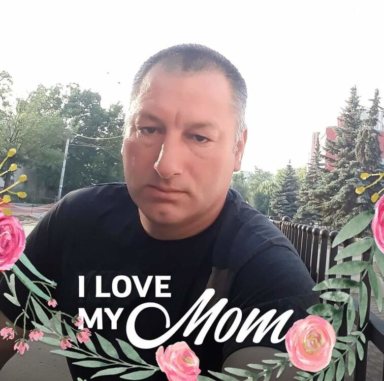  18877076  Sergej, 52 ,    