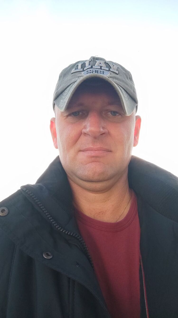  31175536  Andrey, 52 ,    