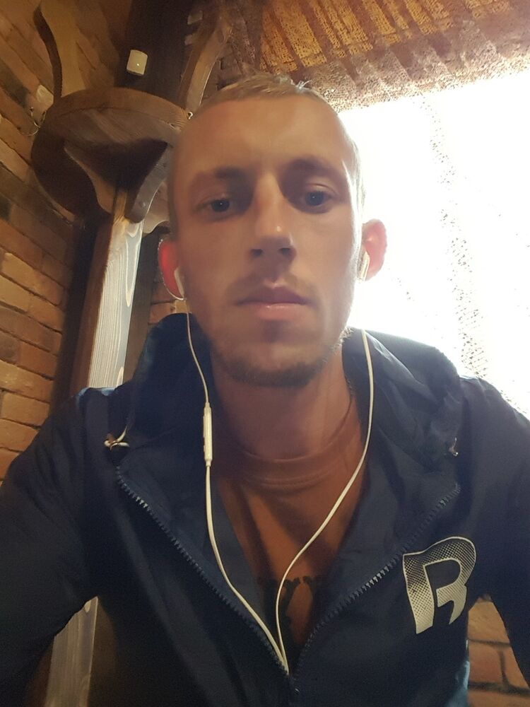  9895166  Aleks, 35 ,    