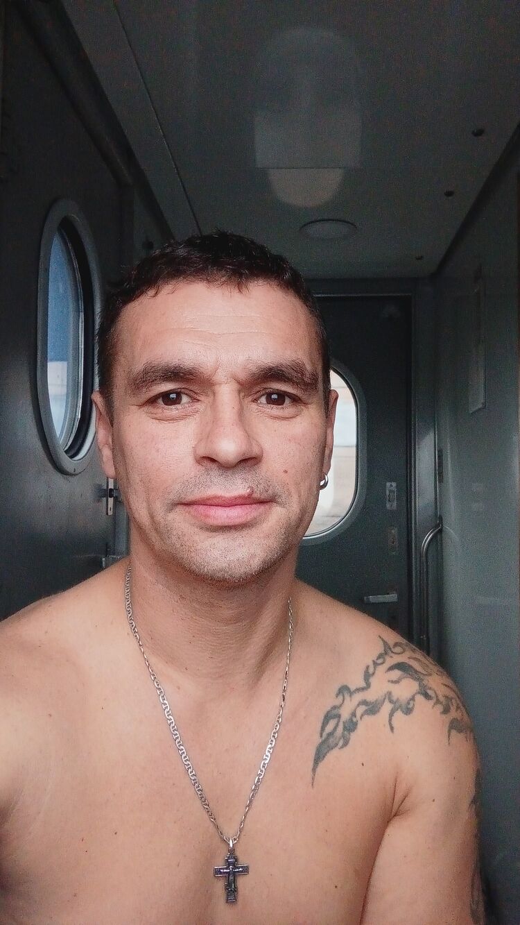 31903826  , 49 ,    