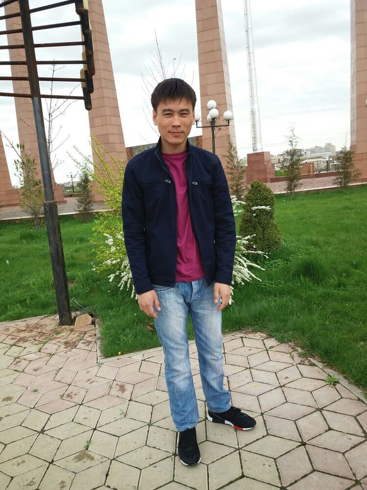  ,   Arnur, 33 ,   ,   , c , 