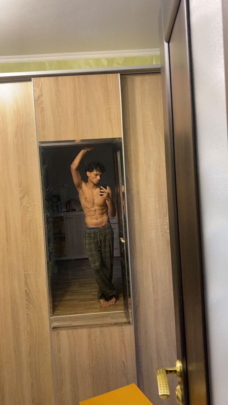  54659206  Walid, 21 ,    