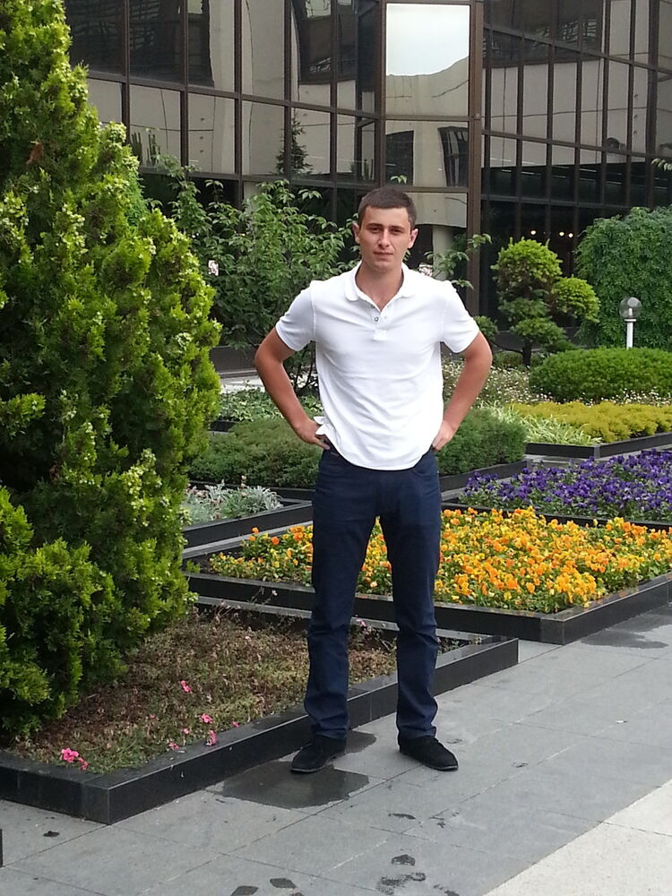 4434696  Artur, 35 ,    