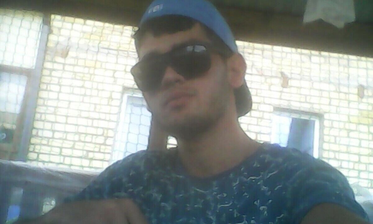  21672446  Mansurbek, 33 ,    