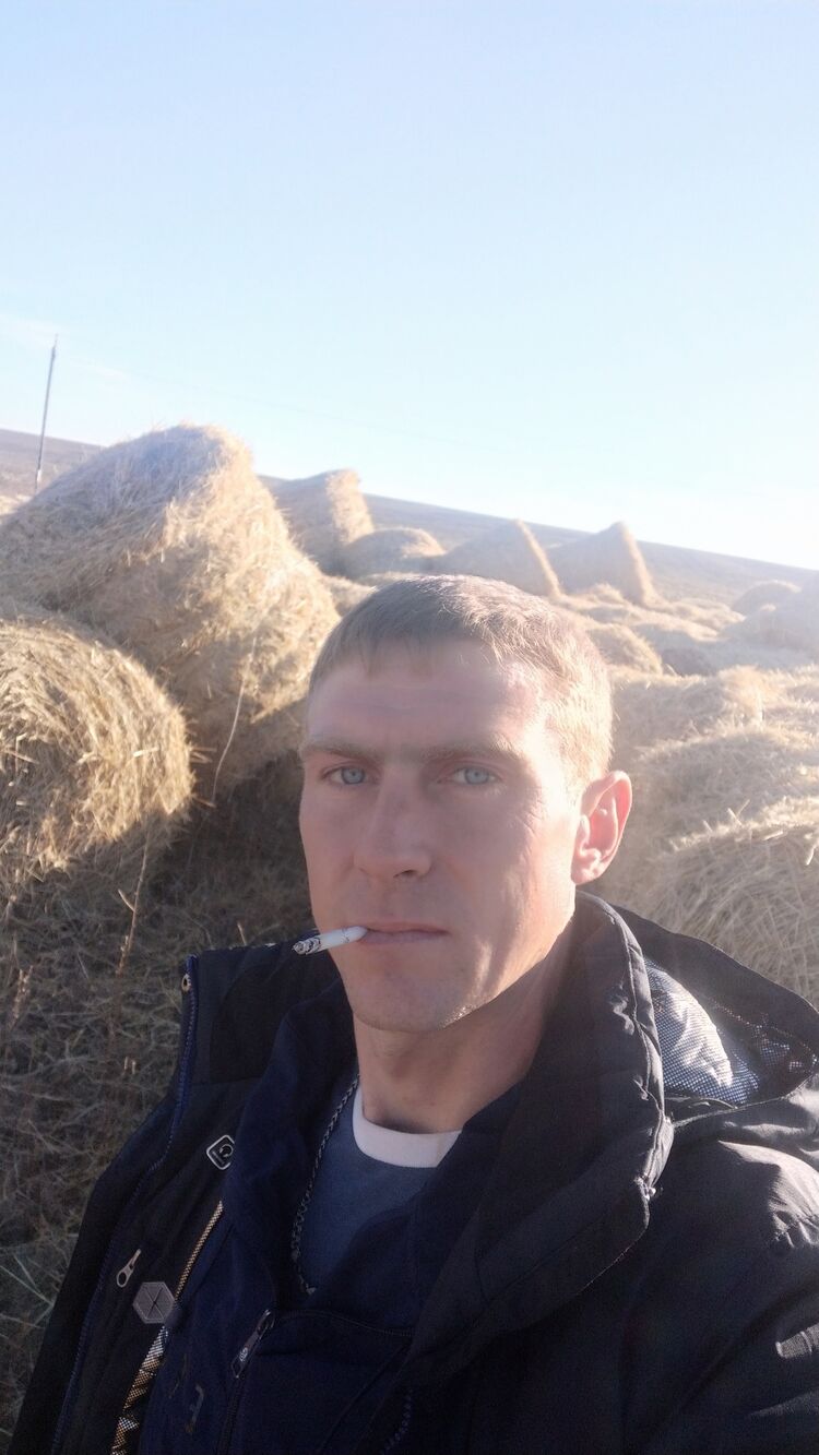  27107546  Igor, 40 ,    