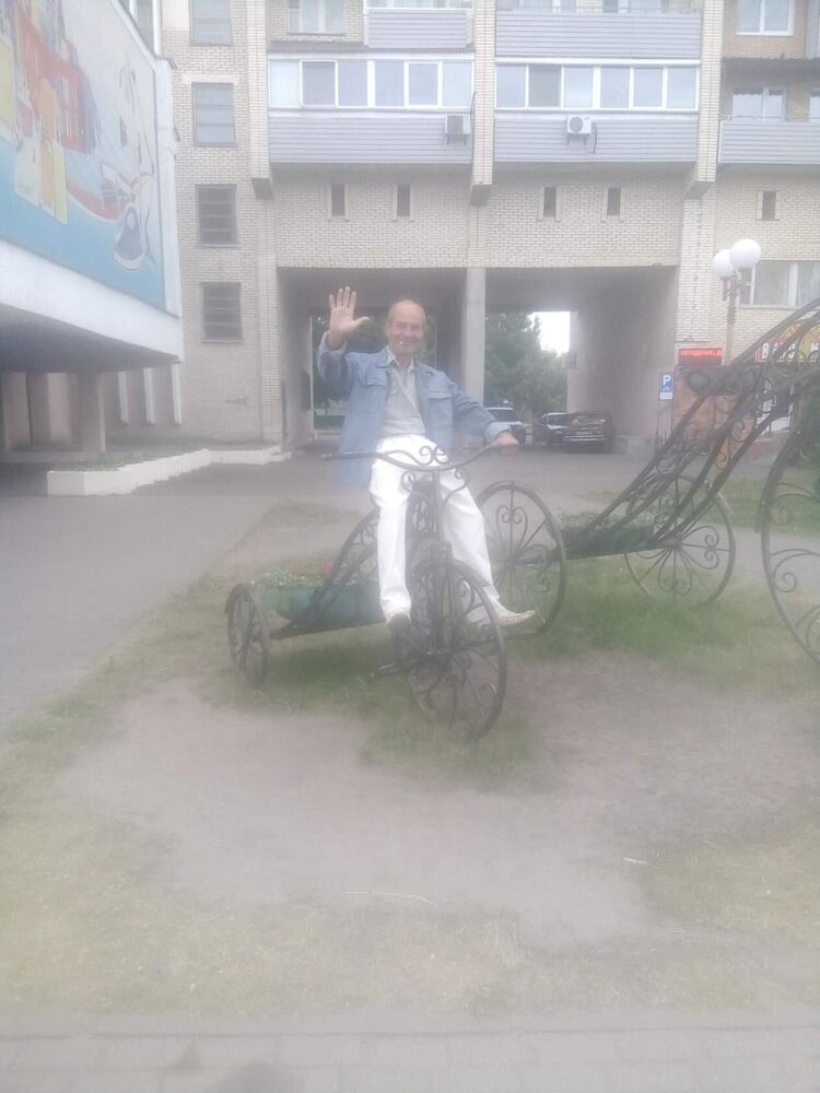  32349806  Sergej, 50 ,    