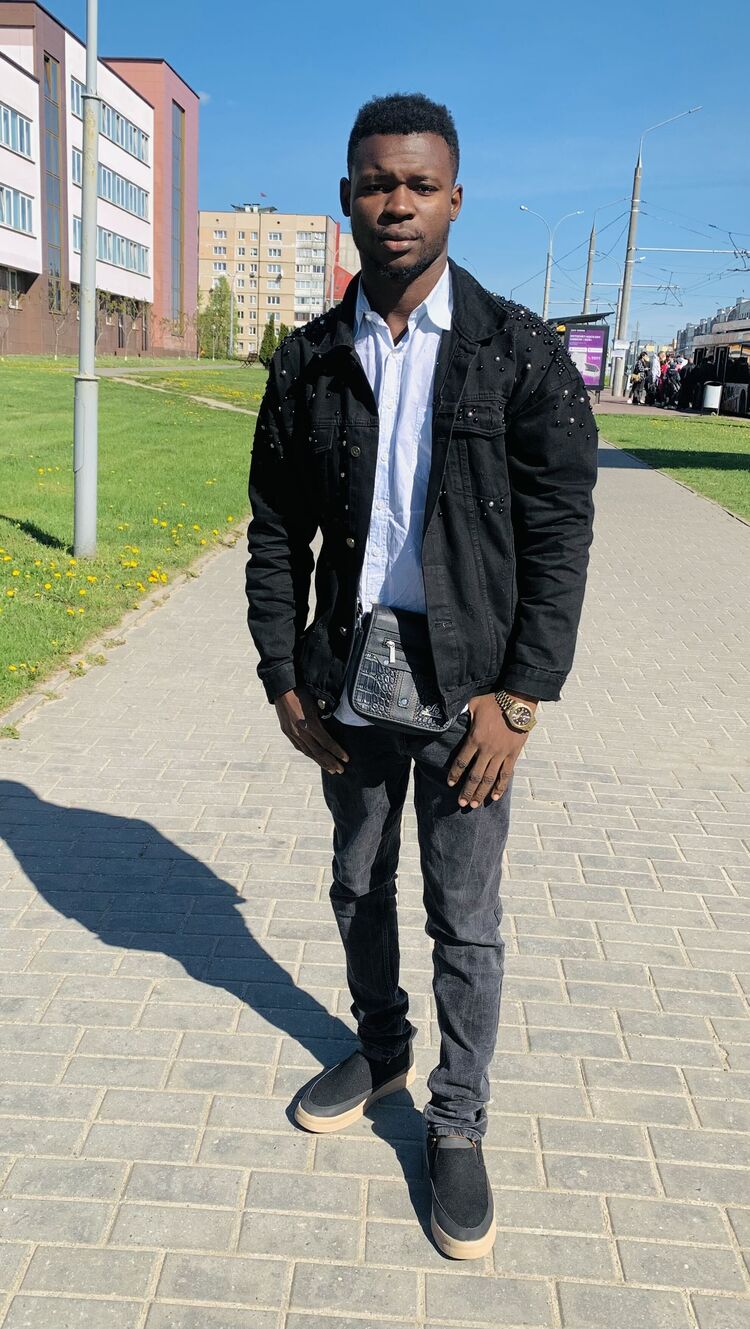  52139936  Franck, 26 ,    