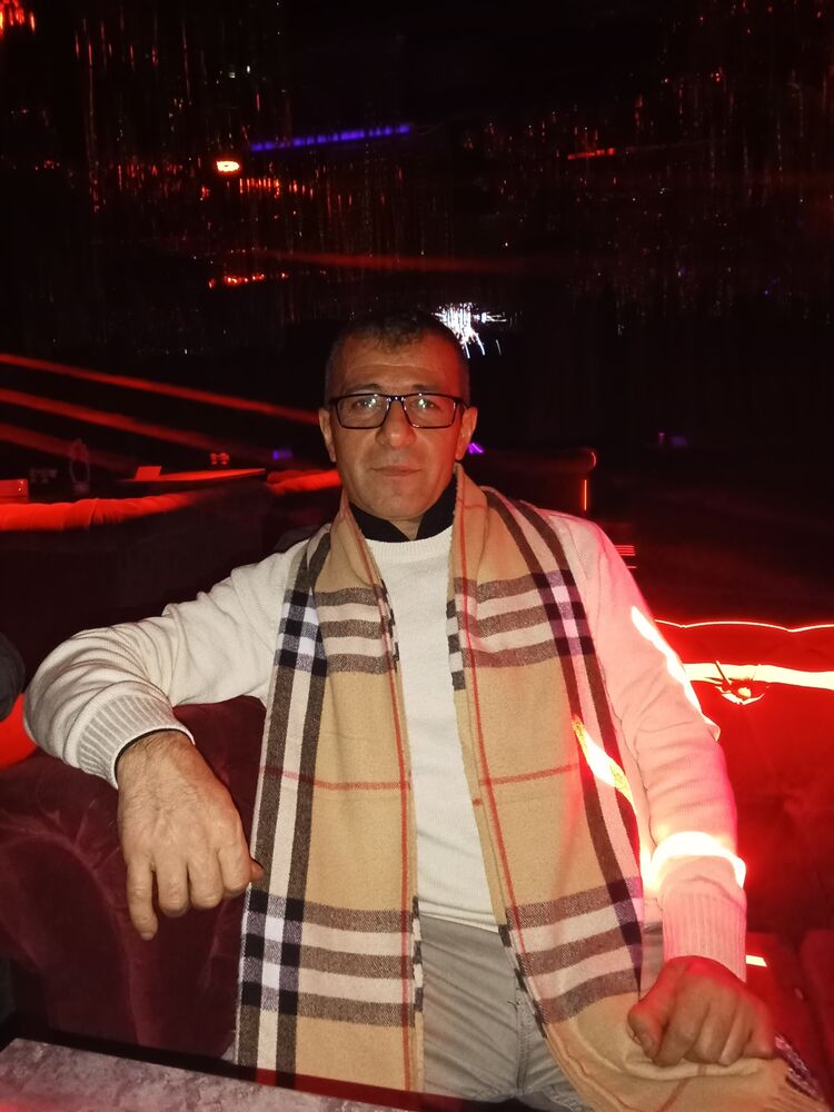  49793616  Oktay, 46 ,    