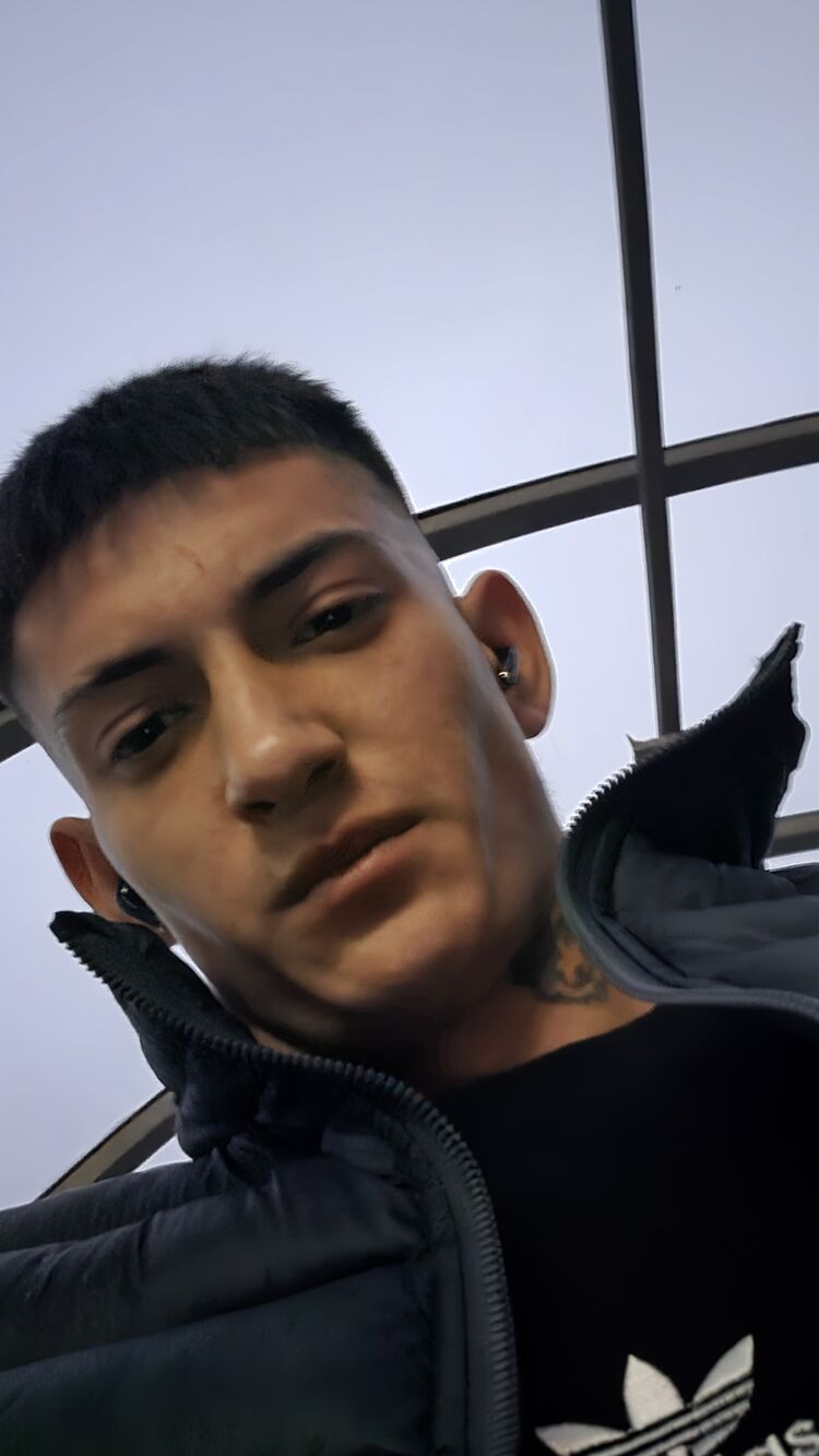  54103346  Mihail, 25 ,    