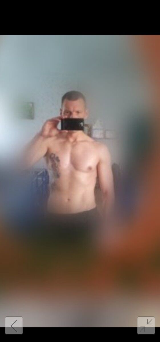 18954676  Mik, 40 ,    