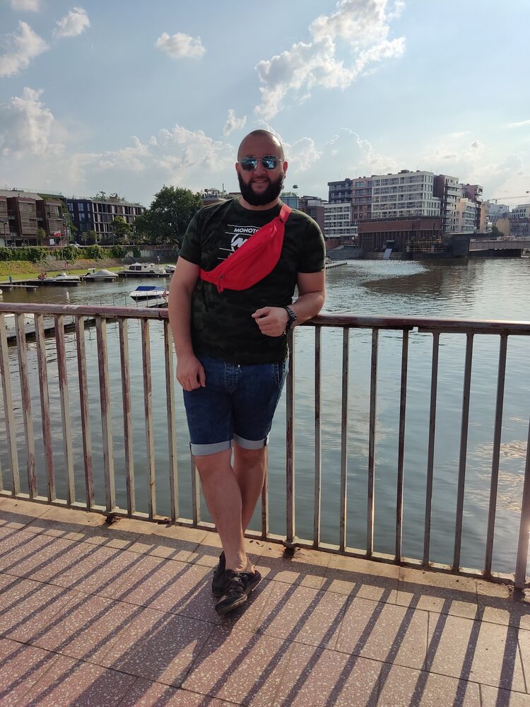  23458816  Artem, 34 ,    